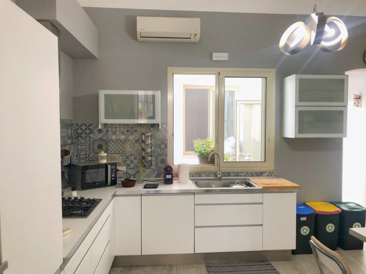 Apartment Alfonzetti-5 Min Walk To Central Train And Bus Station Catania Exterior photo